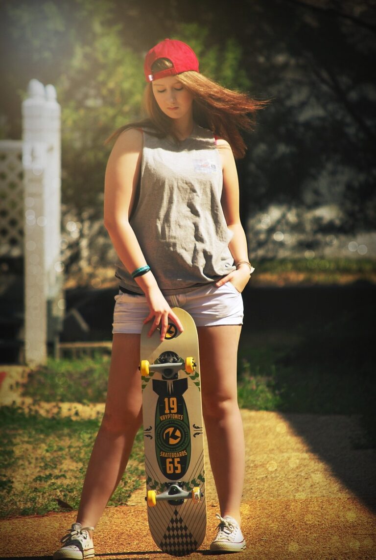 girl, skateboard, young-669796.jpg